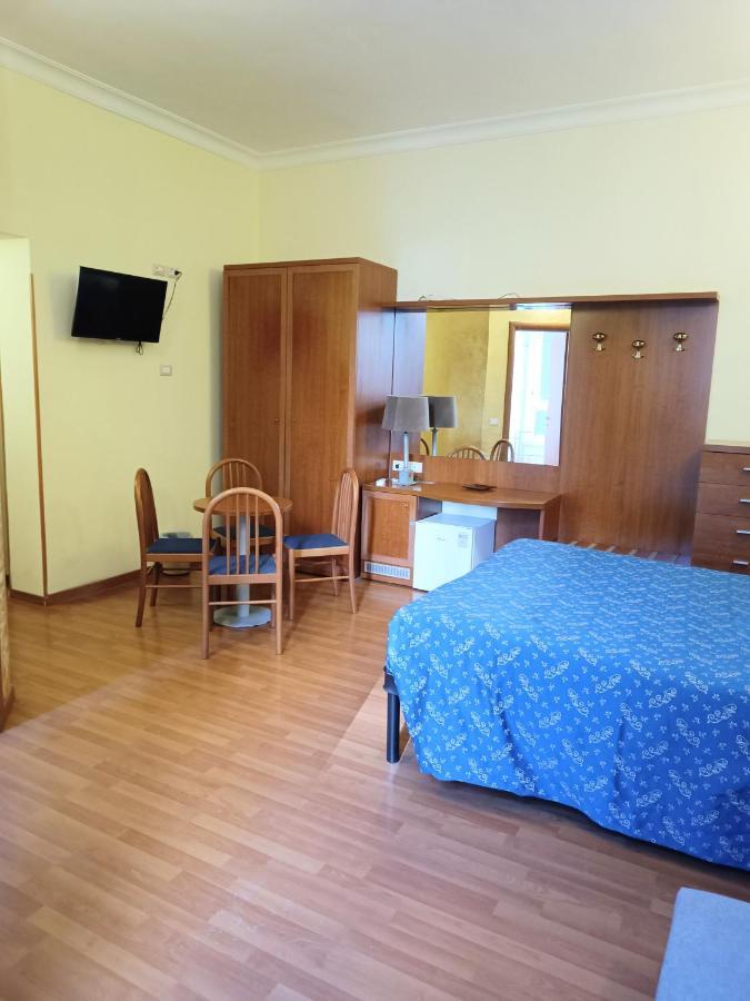Opera Italian Suite Rome Exterior photo