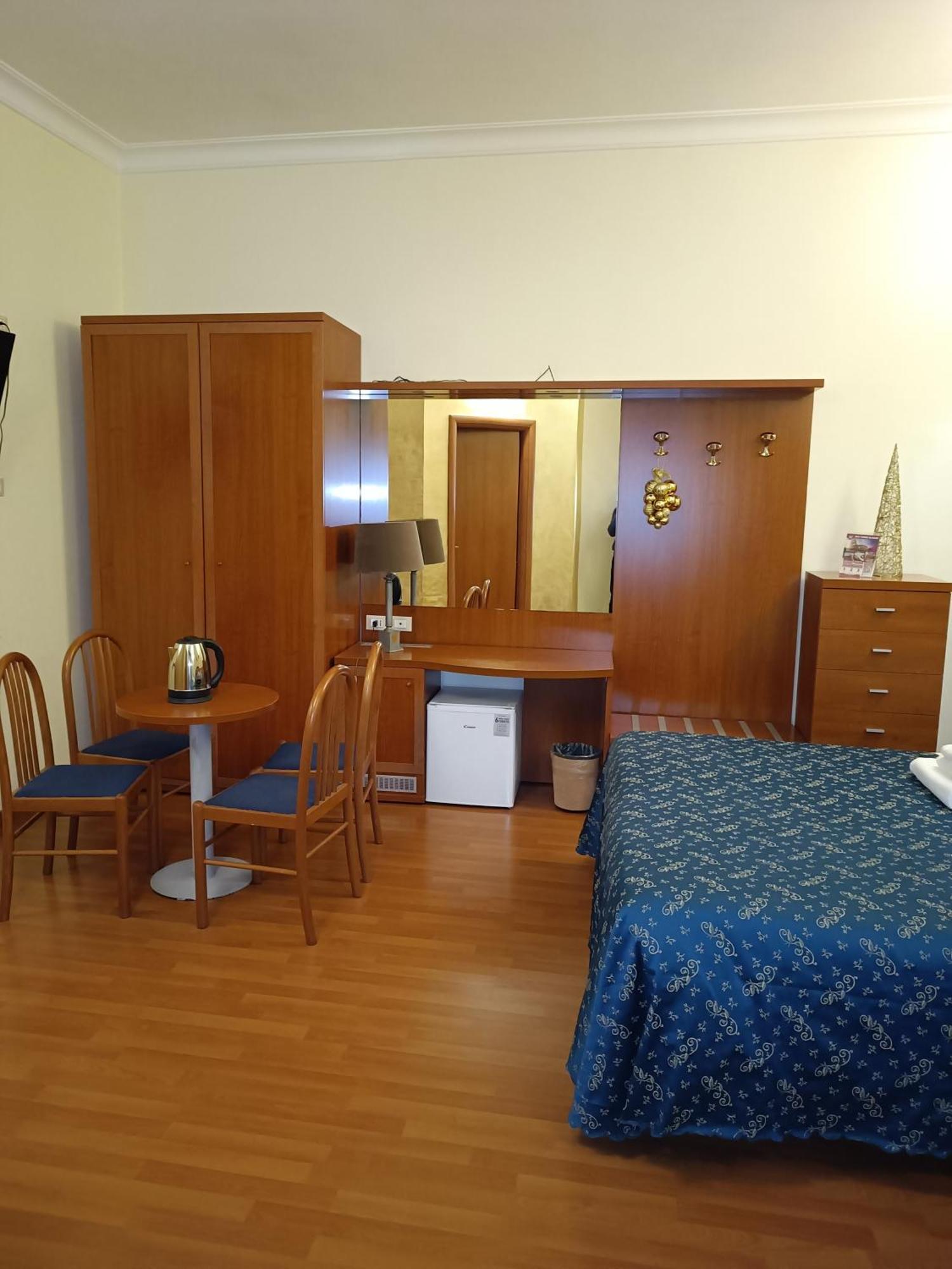 Opera Italian Suite Rome Exterior photo